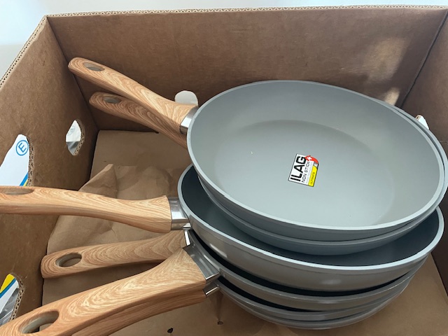 Photo 37 of Lot mixed household goods with electric items